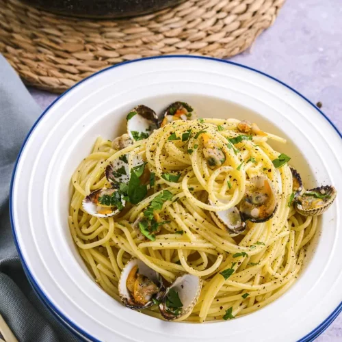 recipe-spaghetti-alle-vongole-italian-clams-and-spaghetti (1) recipe-spaghetti-alle-vongole-italian-clams-and-spaghetti (1)